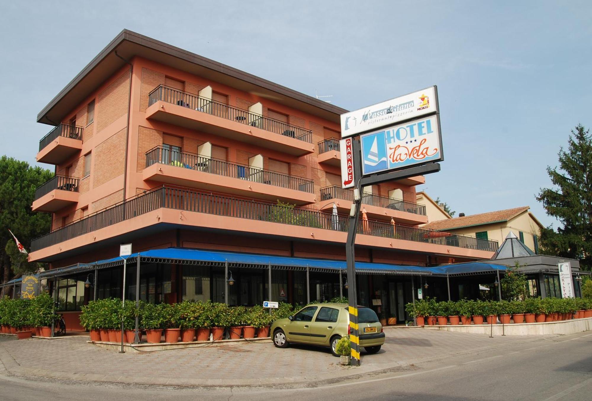 Hotel La Vela 파시냐노술트라시메노 외부 사진